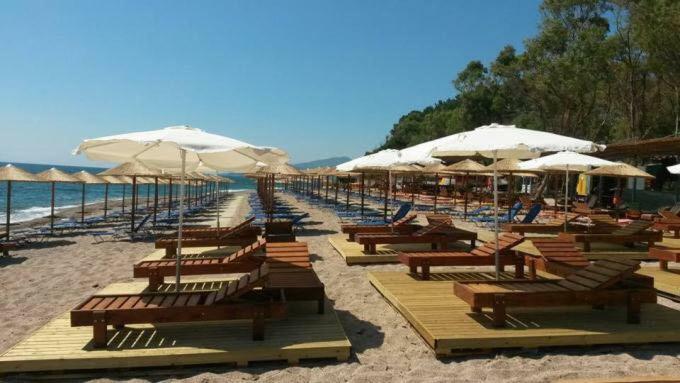 Burano Camping Beach-Bar Nea Thesi Eksteriør bilde